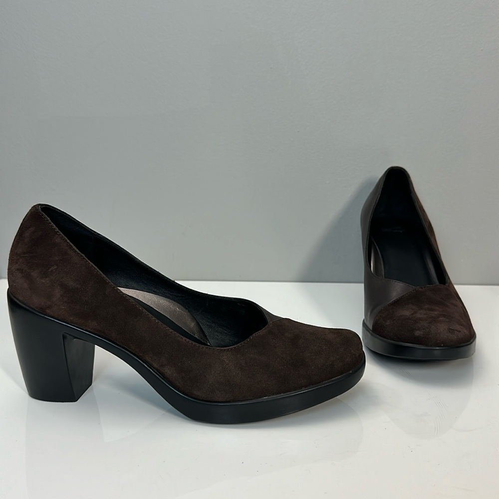 Dansko Tuttie chocolate Brown Suede Leather Heels Size 40(9.5-10)